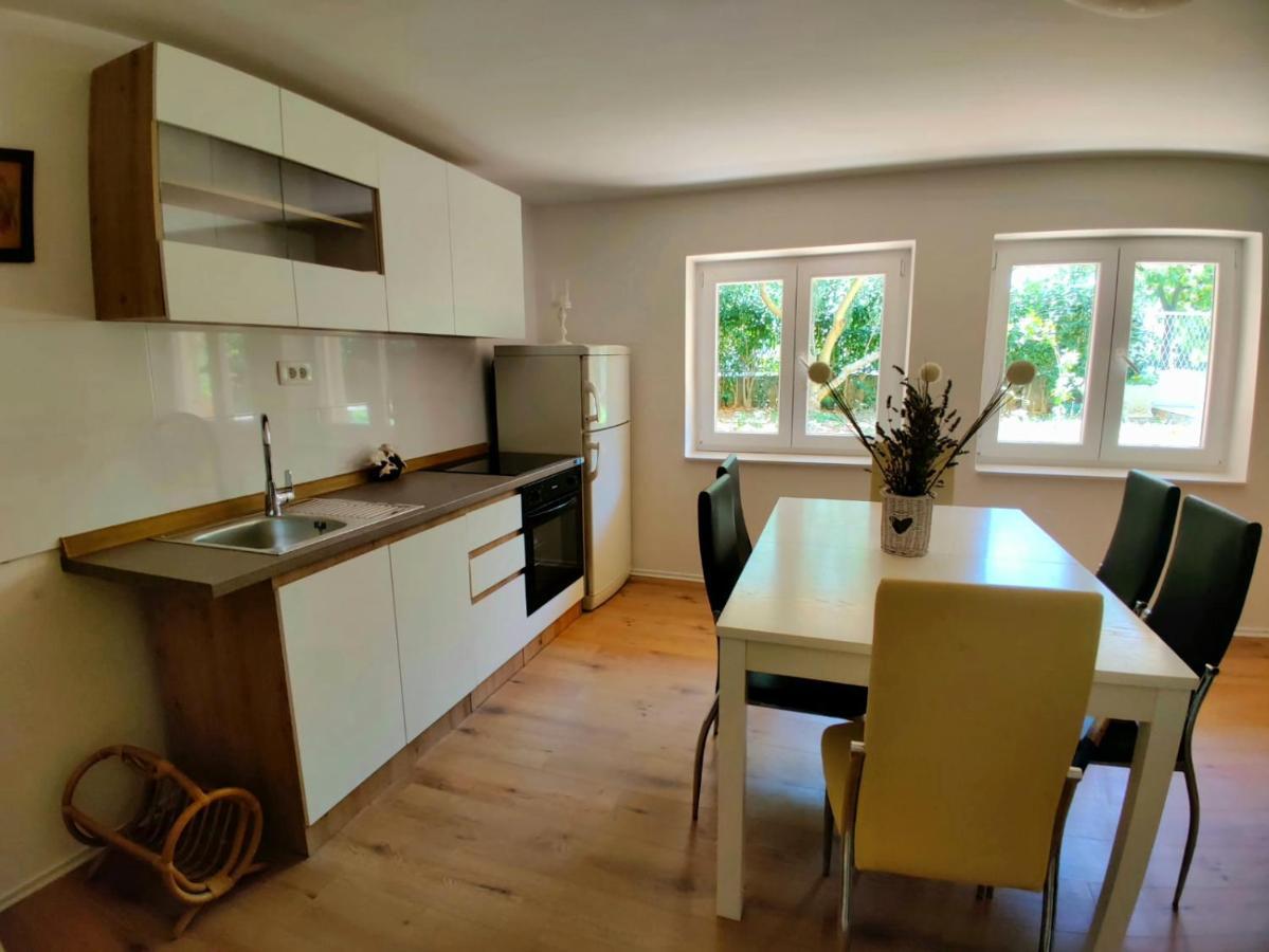Roko Apartment *
